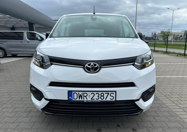 Toyota Proace City Verso cena 116900 przebieg: 4600, rok produkcji 2023 z Józefów małe 92